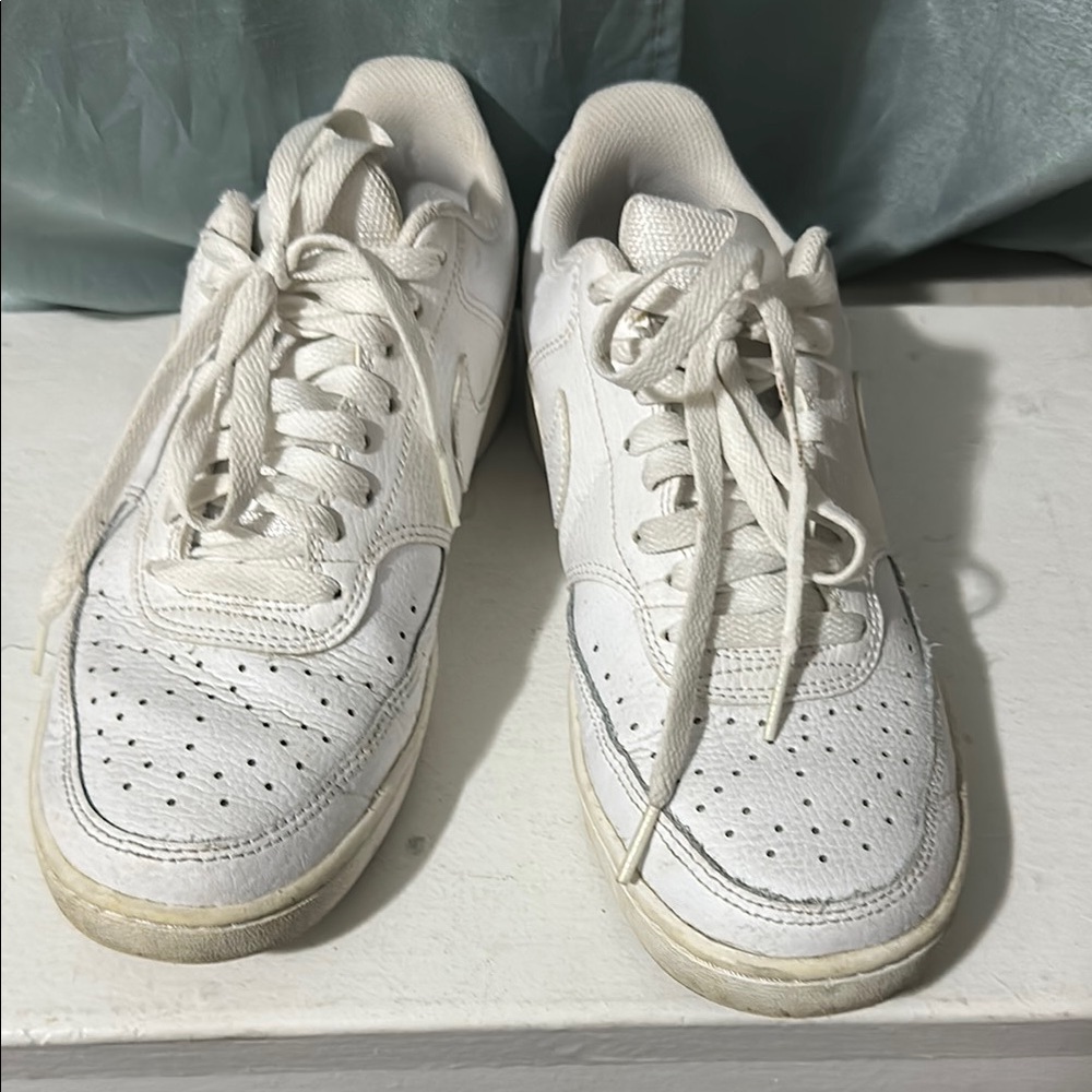 Nike Court Vision low women’s size 8.5